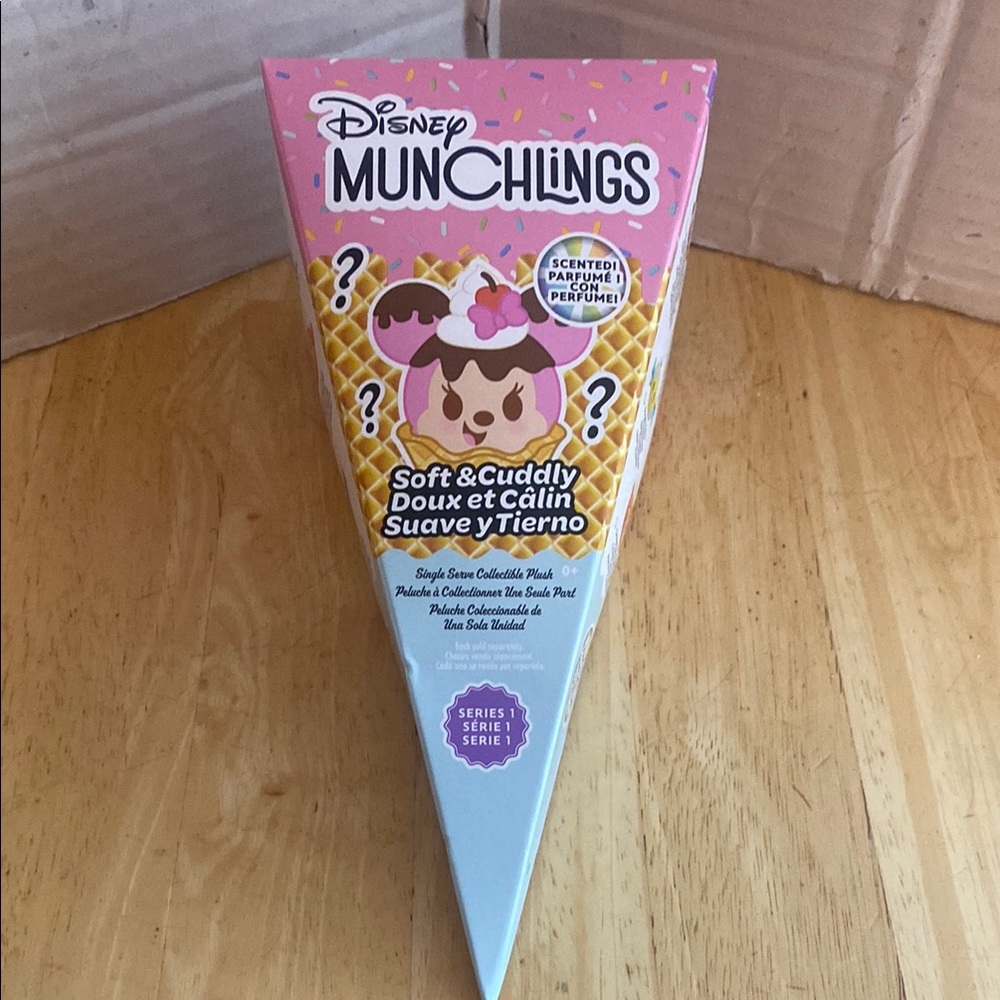 Disney Munchlings Soft & Cuddly Plush mystery. Scented. Series 1 NWT